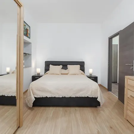 Apartment Caterina Rovigno Esterno foto