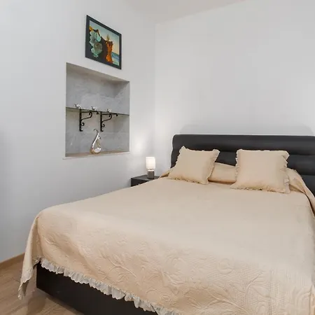 Apartment Caterina Rovigno Esterno foto